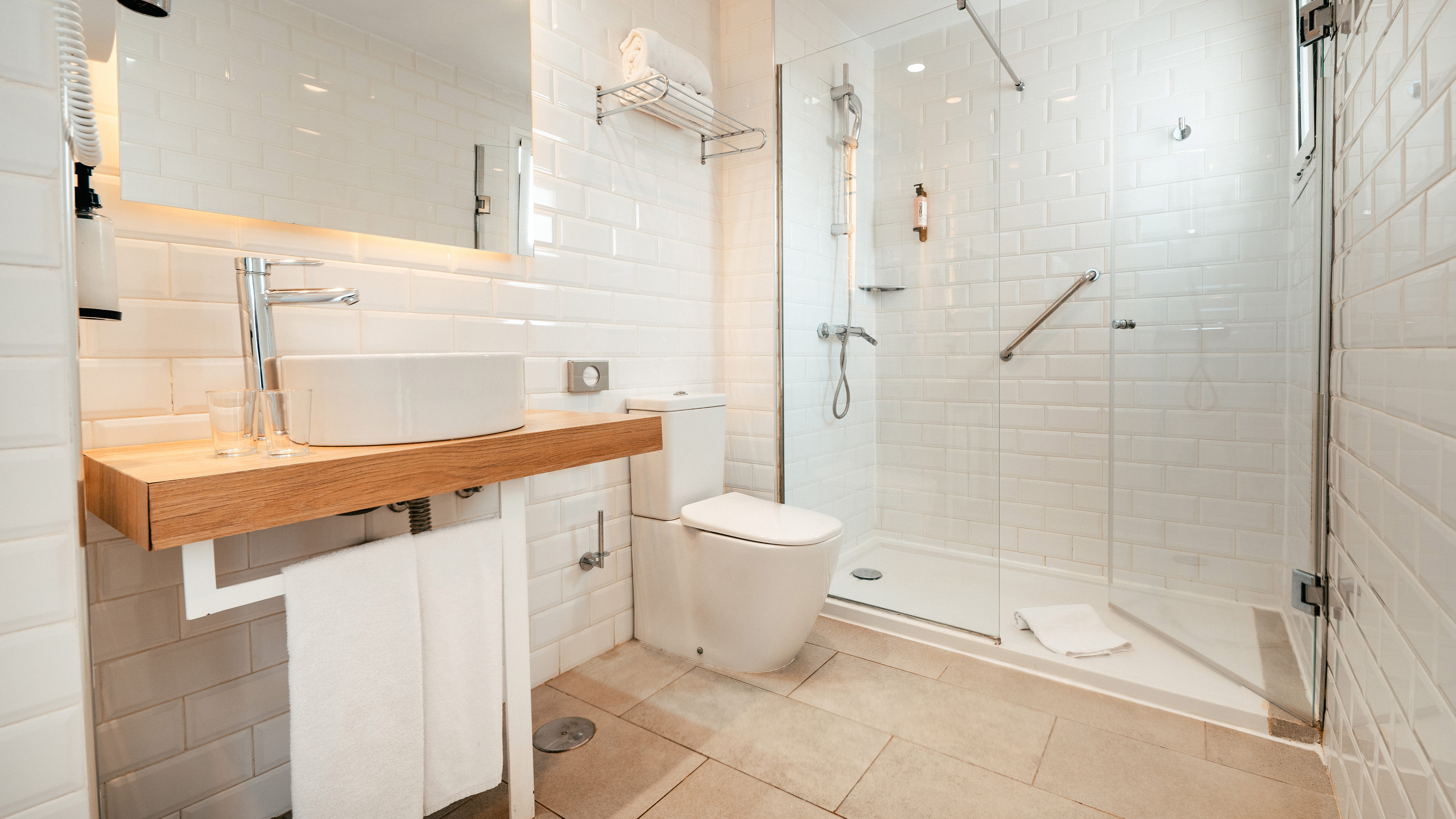 Closeup of bed in 1 Bedroom Suites at Alyssa Suite Hotel 