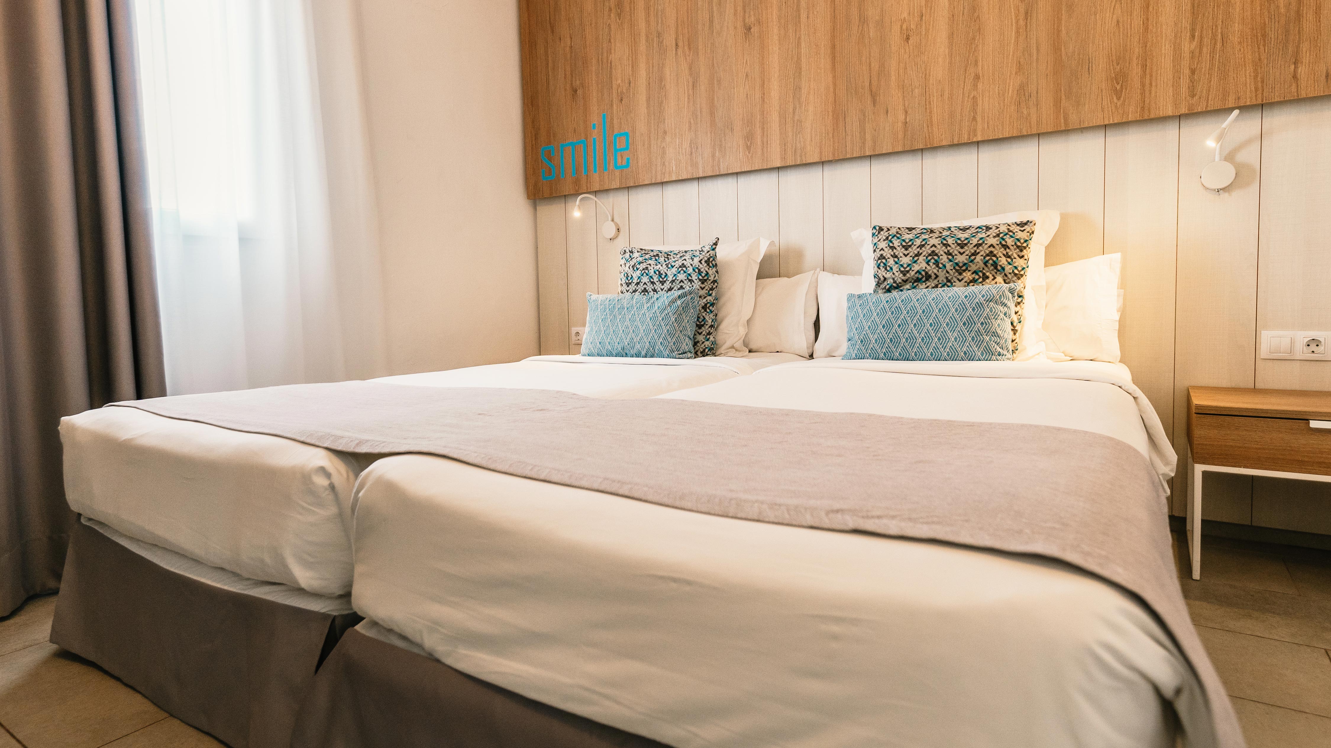 The living room of 2 Bedroom Suites at Alyssa Suite Hotel 