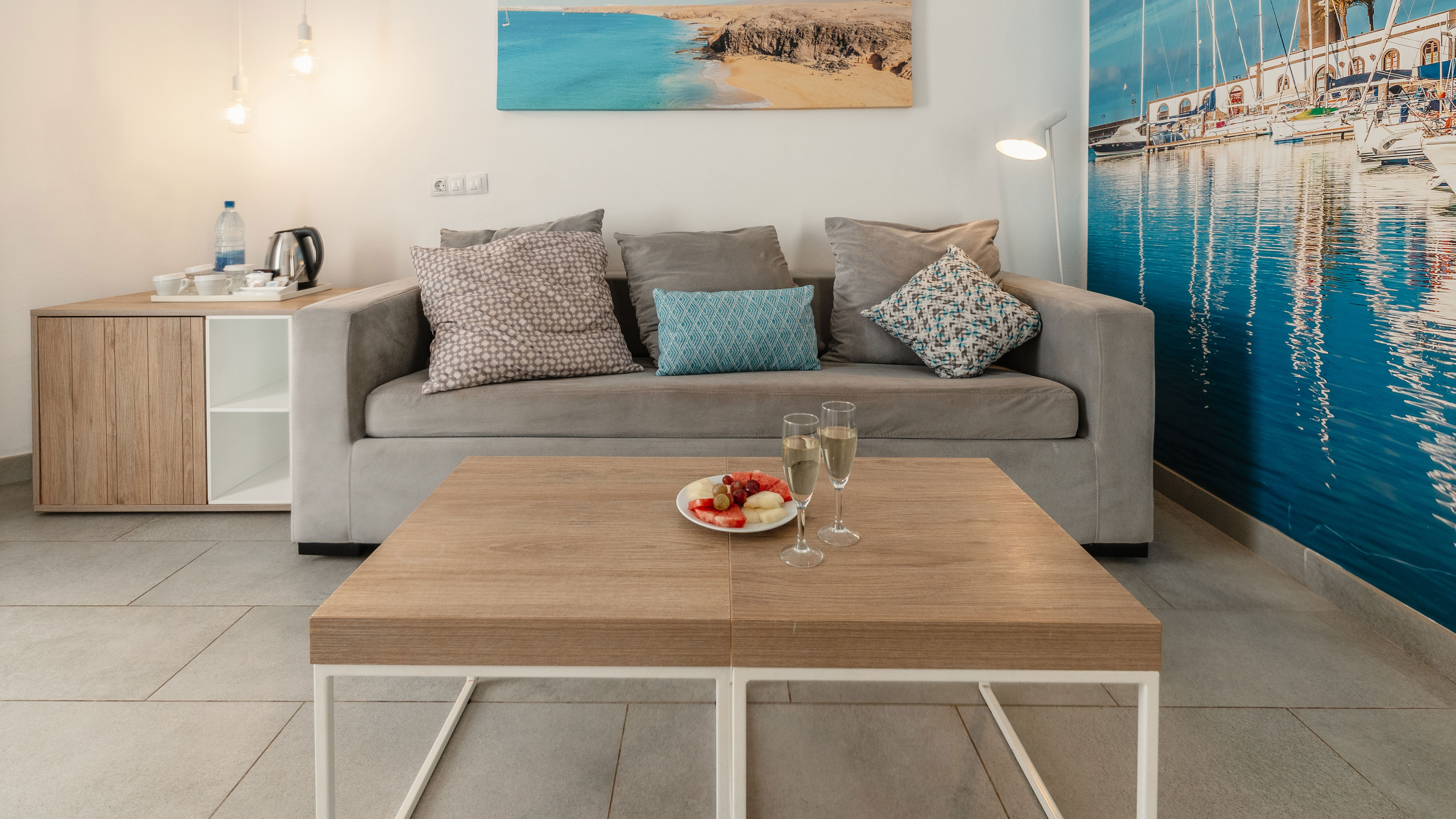 The living room of 2 Bedroom Suites at Alyssa Suite Hotel 